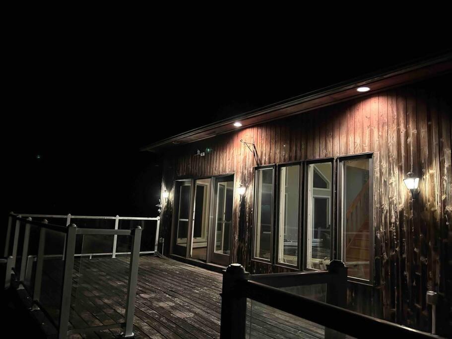 Casino Chalet With Incredible Views Villa Uncasville Exterior foto